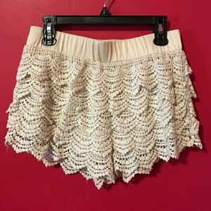 Off white/cream lace style Jr's shorts